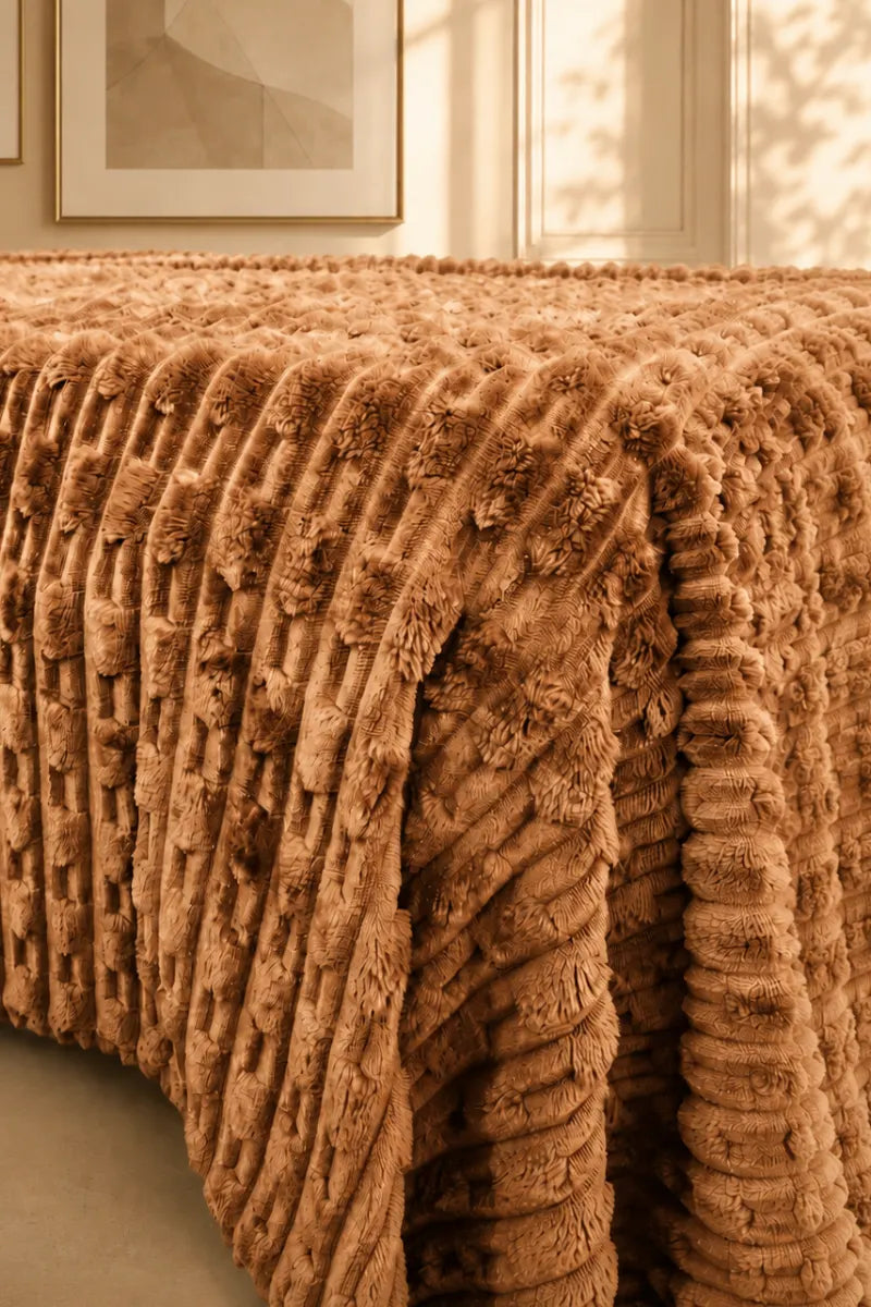 TEXTURED PLUSH BLANKET – CARAMEL BROWN