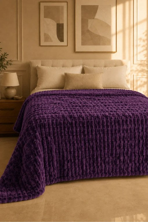TEXTURED PLUSH BLANKET – DEEP PURPLE